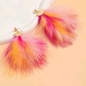 Random color feather drop earring.